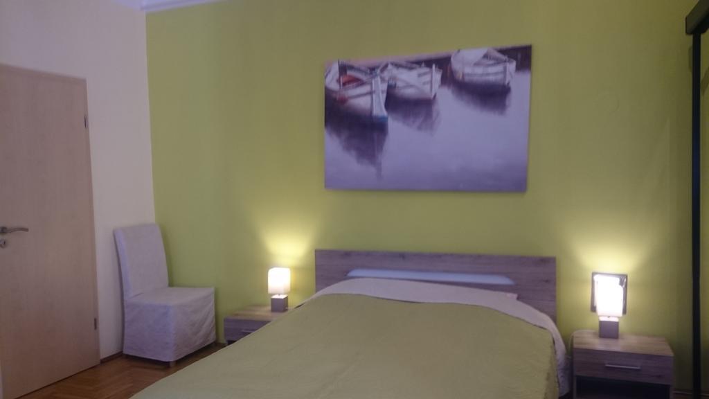 Delibab Apartment Budapest Bilik gambar
