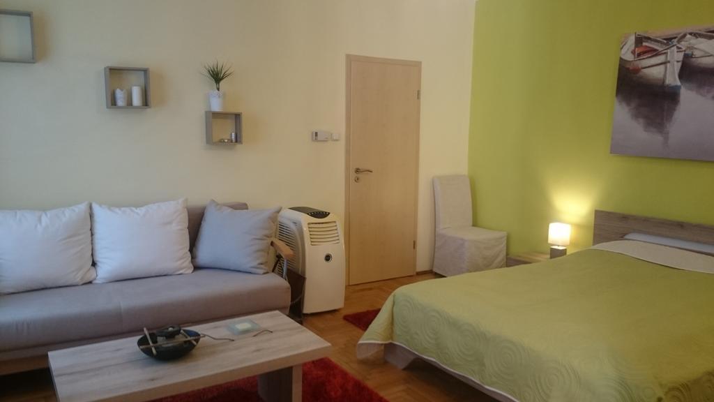 Delibab Apartment Budapest Bilik gambar